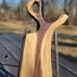 Walnut Charcuterie / Serving board Live edge