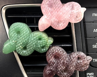 Clip para rejilla de ventilación de coche con forma de serpiente de cristal de cuarzo natural, decoración artesanal para la salida de aire del coche, amuleto de cristal curativo, regalo de accesorio bohemio para el interior del coche