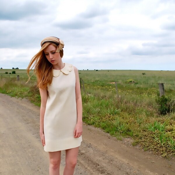 1960's Cream and Scalloped Peter Pan Collar Shift