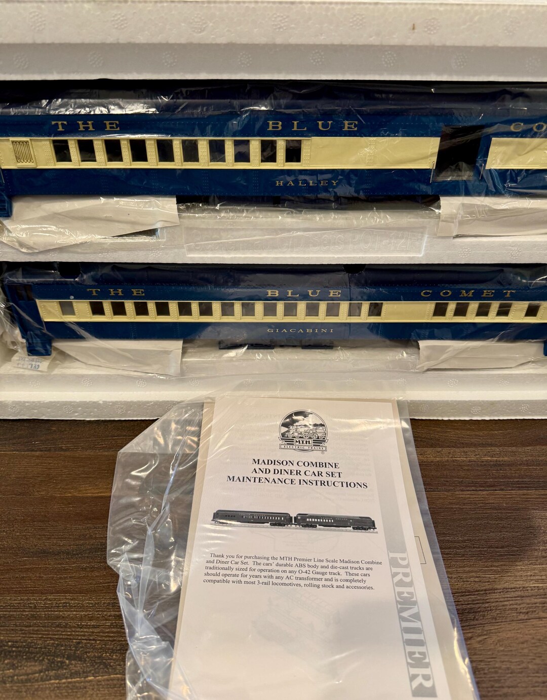 MTH JC Blue Comet O Scale Premier 2-car 70' Madison Comb/din Passenger ...