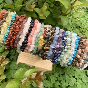 Armband met natuurlijke kristallen chip, helende edelsteenchips sieraden, chakra-energiecadeau voor dames en heren