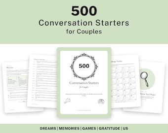 Könnte beinhalten: Eine Sammlung gedruckter Seiten mit dem Titel 500 Conversation Starters for Couples, bestehend aus einer zentralen Titelseite mit dekorativem kreisförmigem Rahmen, einem Schlüssel- und Würfelsymbol sowie Innenseiten mit Listen, einem Challenge-Tracker und einer Abbildung einer Lupe.