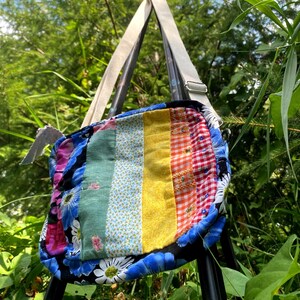 Monedero con la bandera del orgullo hecho a mano con patchwork