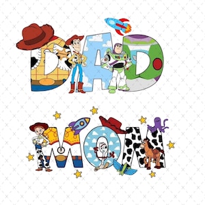 以下が含まれることがあります： トイストーリーのキャラクターが「DAD」と「MOM」の文字を形成しています。ウッディ、バズ・ライトイヤー、ジェシー、そして他のキャラクターたちが、カラフルなデザインの中に登場しています。