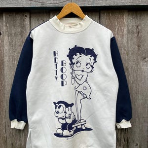 Vintage Betty Boop Sweatshirt Betty Boop Crewneck Betty Boop Pullover Betty Boop Sweater Printed logo White Color Men’s M