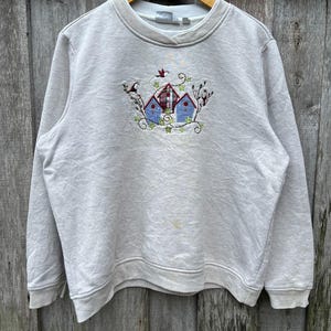 Vintage Chickadee Sweatshirt: Embroidered Bird Logo, Men’s L