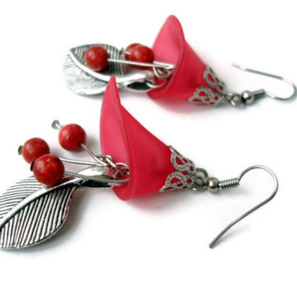 Lucite Earrings with small  Agate Beads and silver leaf