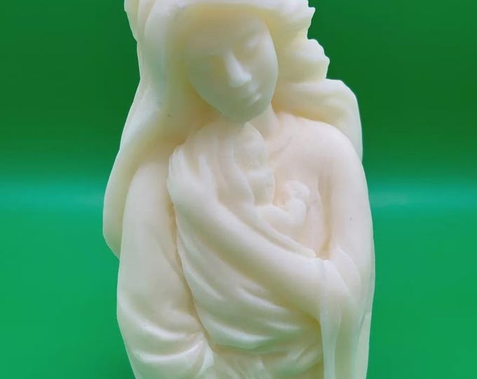 Scented handmade candle in 200 grams of soy wax.