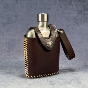 Handmade Leather Whiskey Flask, Cowhide, Retro Style