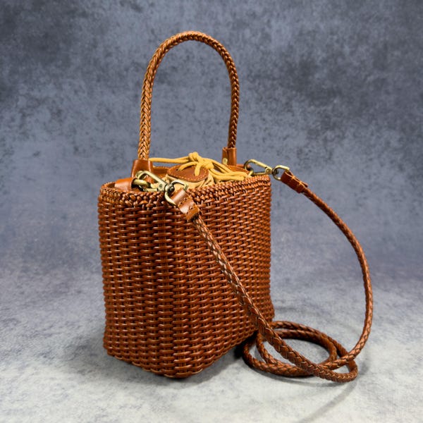 Handwoven Genuine Leather Bucket Bag: Vintage Woven Shoulder Bag