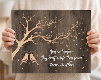 Gepersonaliseerd paar houten frame, levensboom liefdesteken, dwergpapegaaien houten muurkunst, jubileum huwelijkscadeau voor stel, rustiek liefdesdecor