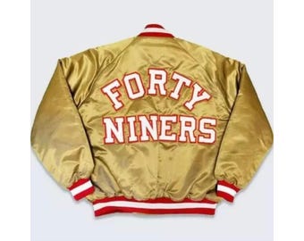 Von den 90ern inspirierter rotgoldener Satin Varsity-Jacke Retro Game Day Herren-Bombermantel