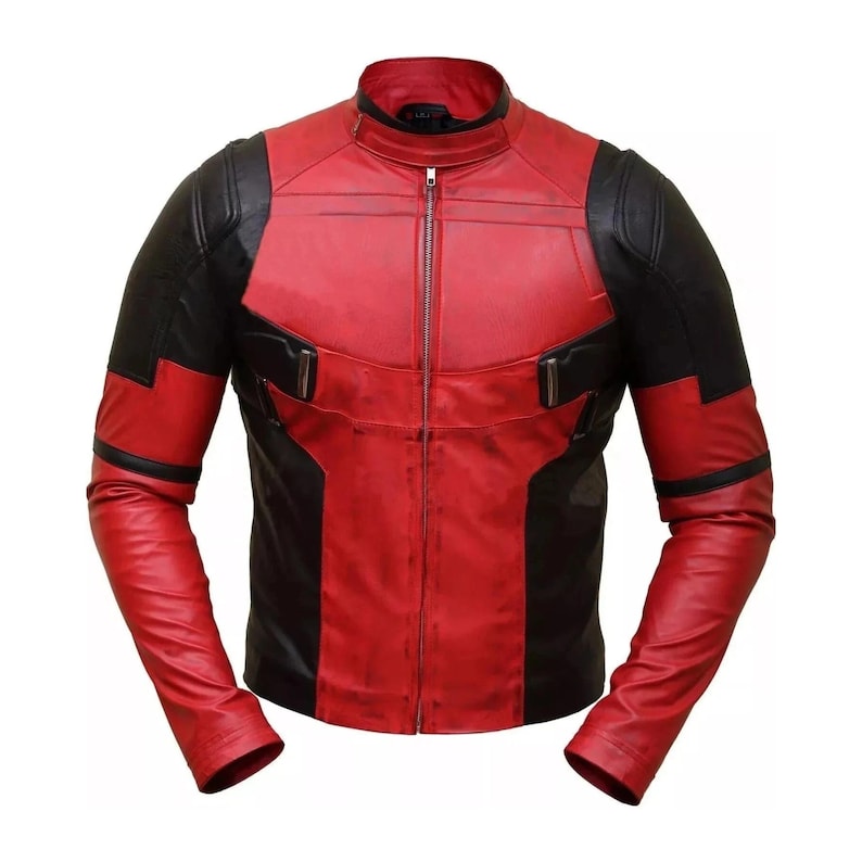 K&ouml;nnte beinhalten: Rote und schwarze Lederjacke mit Stehkragen und Frontrei&szlig;verschluss. Die Jacke hat schwarze Eins&auml;tze an Schultern und &Auml;rmeln und rote Eins&auml;tze an Brust und R&uuml;cken. Das Design ist modern und elegant.