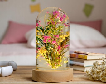 Handmade Baby&#39;s Breath Resin Lamp: Floral Cylinder Design