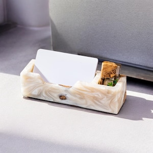 Gepersonaliseerde Vaderdagcadeau, perfect cadeau voor man, bureauaccessoire, kaarthouder rustiek hout en hars, uniek kantoordecor