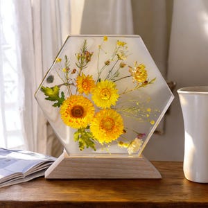 Gift for Mom – Handmade Resin Hexagon Lamp with Real Flowers Personalized Resin Flower Lamp Handmade Gift from the Heart Gift for Girlfriend