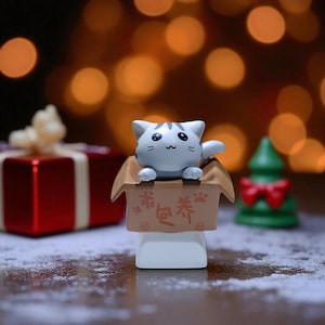Christmas Keycap Gift, Handmade Resin Kitty Key for Mechanical Keyboard, Cute Keycap, Artisan Resin for Cat Lovers, Back to School Gift Idea