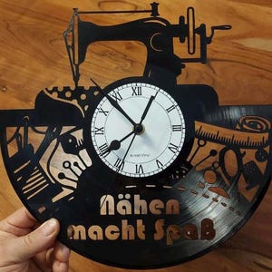 Máquina de coser Máquina de coser Reloj de vinilo Reloj de pared Idea de regalo TheKreativVinylShop