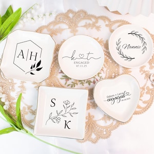 Personalized Engagement Ring Dish, Gift For Bride and Groom, Wedding Gift, Bridal Shower, Anniversary Gift, Birthday Gifts, Gifts for Her