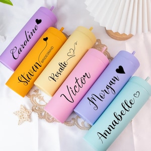 Personalisierter Becher mit Deckel und Strohhalm, benutzerdefinierter dünner Becher, pastellmatte Tasse, Brautjungferngeschenke, Brautjungfernvorschlag, Brautpartygeschenk