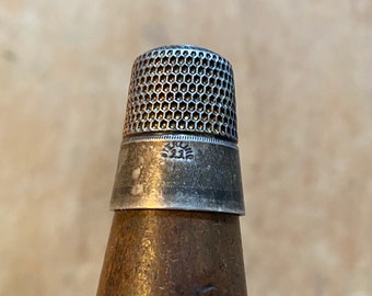 Size 11 Simons Brothers Sterling Silver Thimble - Unknown Engraved Pattern - Wide Band For Engraving (?) - Weighs 6.37 Grams