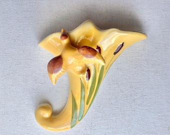 Vintage West Coast Pottery California Duck with Cattails Cornucopia Wall Pocket Vase - 5 1/2” Wide by 5 1/2” Tall - #1 of 2 Listed