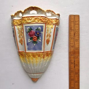 Vintage Maruhon Ware Floral Paneled Wall Pocket - Made in Japan - 6 1/4” Wide by 8 1/2” Tall - Touched Up Chip