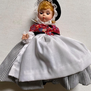 Vintage Madame Alexander 8&quot; Great Britain Doll 558 with Original Box - Loose Head