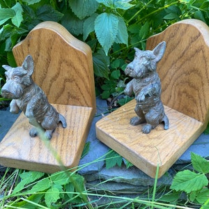 Nice Vintage Pair Scottish Terrier Bookends - Pot Metal Scotty Dog Bookends - Unmarked