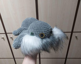 Brinquedo de pelúcia feito à mão com detalhes de pele sintética, presente exclusivo para amantes de aracnídeos, brinquedo de pelúcia de aranha fofa com olhos dourados e verdes