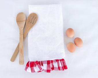Plaid Ruffle Dish Towel: Farmhouse Kitchen Accessory