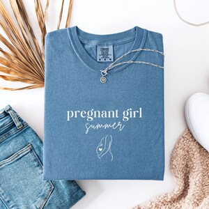 Comfort Colors 妊婦用サマーシャツ、ビーチ用妊娠発表Tシャツ、妊娠発表シャツ、ベビーシャワーギフト、未来のママシャツ
