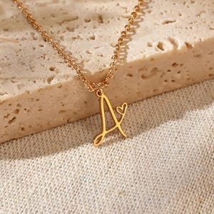 Colar de coração inicial, colar de letra personalizado com coração, colar de pingente inicial dourado, colares personalizados para mulheres, presente de aniversário