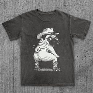 Booty Pug Cowboy Tee – Funny Dog Butt Shirt, Retro Western Graphic, Cute Cowboy Pug with Glasses, Quirky Animal Lover Gift