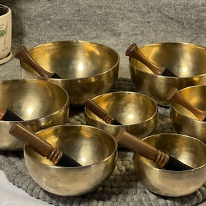 7 Chakra Tibetan Singing Bowl Set – Handmade Himalayan Sound Healing Meditation Bowls Nepal