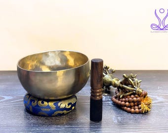 手作りの7つの金属で作られたチベットシンギングボウル：瞑想と