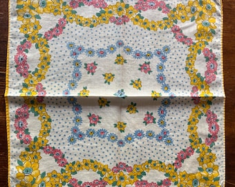 Pañuelo de batista de algodón blanco vintage con guirnaldas de flores primaverales, pañuelo de bolsillo o goma para el pelo.
