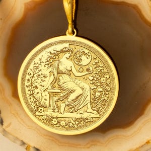 Collana Persefone – Simbolo di rinascita, trasformazione e potere divino femminile – Ciondolo Persefone placcato oro