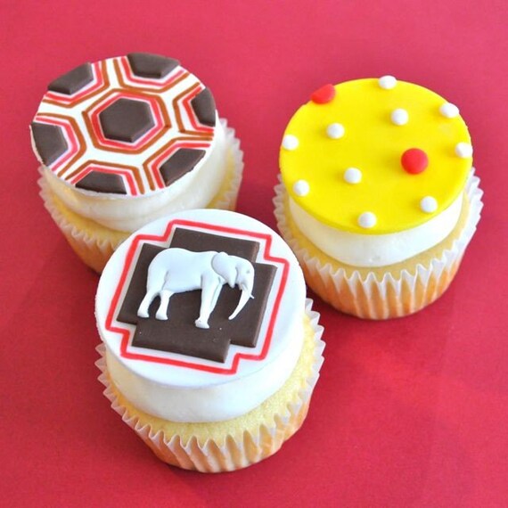 Items similar to EXCLUSIVE Modern Safari 4 Design Set Fondant Cupcake