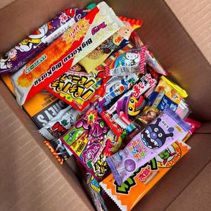 50 Piece Asian Snack Box Japanese, Korean, Chinese & More! Unique Candy, Chips And Treats Gift for Snack Lovers, Birthday And Holiday Box