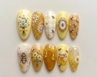 Honey Bee Daisy Press On Nails, Cottagecore Summer Nails, Bee Honeycomb Nail Art, Cute Almond Floral Nails, Elegant Spring Nails