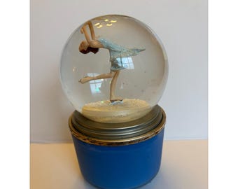 Hallmark Peggy Fleming 1968 Olympic Gold Medalist Snow Globe Music Box