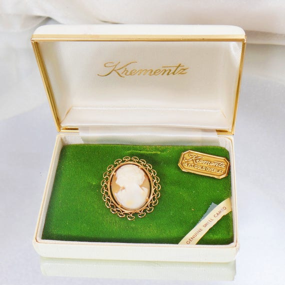 Krementz Cameo Brooch. Gold Natural Shell Carved … - image 3