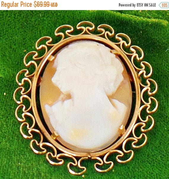 Krementz Cameo Brooch. Gold Natural Shell Carved … - image 2