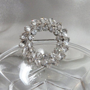 Silver Brooch.  Silver Pin.  Sterling Silver Rhinestone Brooch. Carl Art Silver Clear Rhinestone Pin. waalaa.