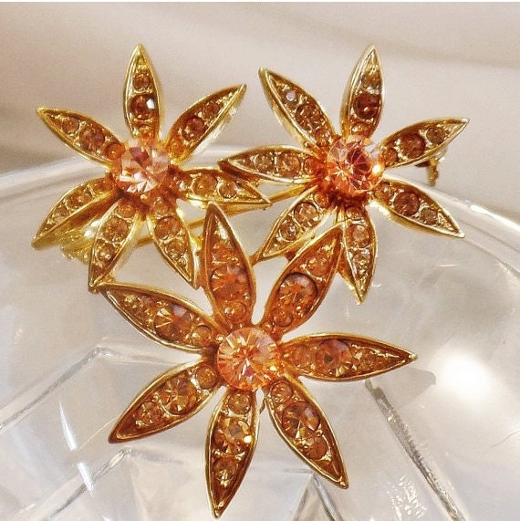 Flower Brooch. Three Flower Rhinestone Brooch. Liz