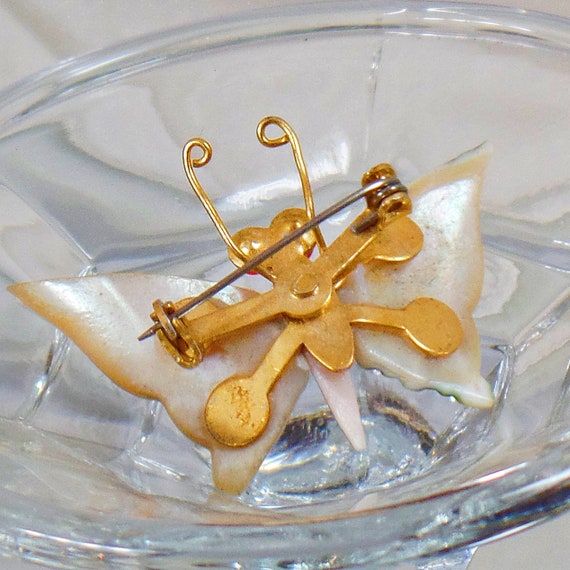 蝶のブローチ。シェルの蝶のブローチ。ビンテージ ブローチ。蝶のピン