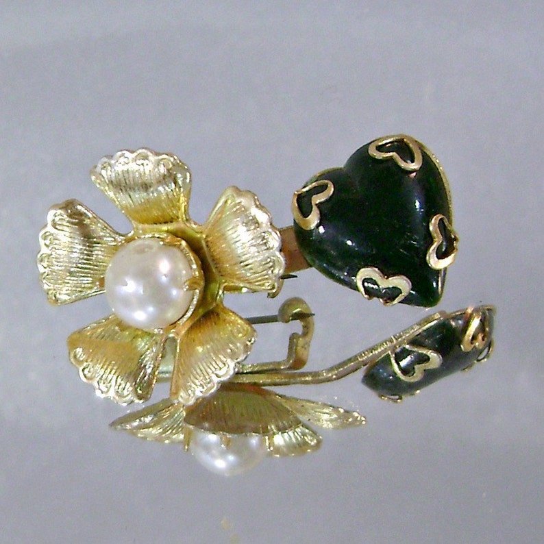 Flower Brooch Romantic Brooch with Faux Pearl Black Glass 1940s waalaa.