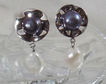 Vintage Earrings. Genuine Pearl Earrings. Gray Pearl Earrings. Baroque Pearl Earrings. Vintage Jewelry. waalaa. Jewelry for Women.