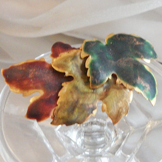 Three Leaf Brooch. Green Red Moss Enamel. Autumn … - image 4